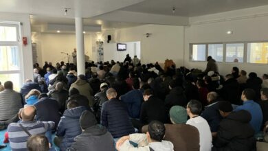 La nouvelle salle permet à l’Union des musulmans de Guyancourt (Yvelines) d’accueillir tous les fidèles pour la prière du vendredi.